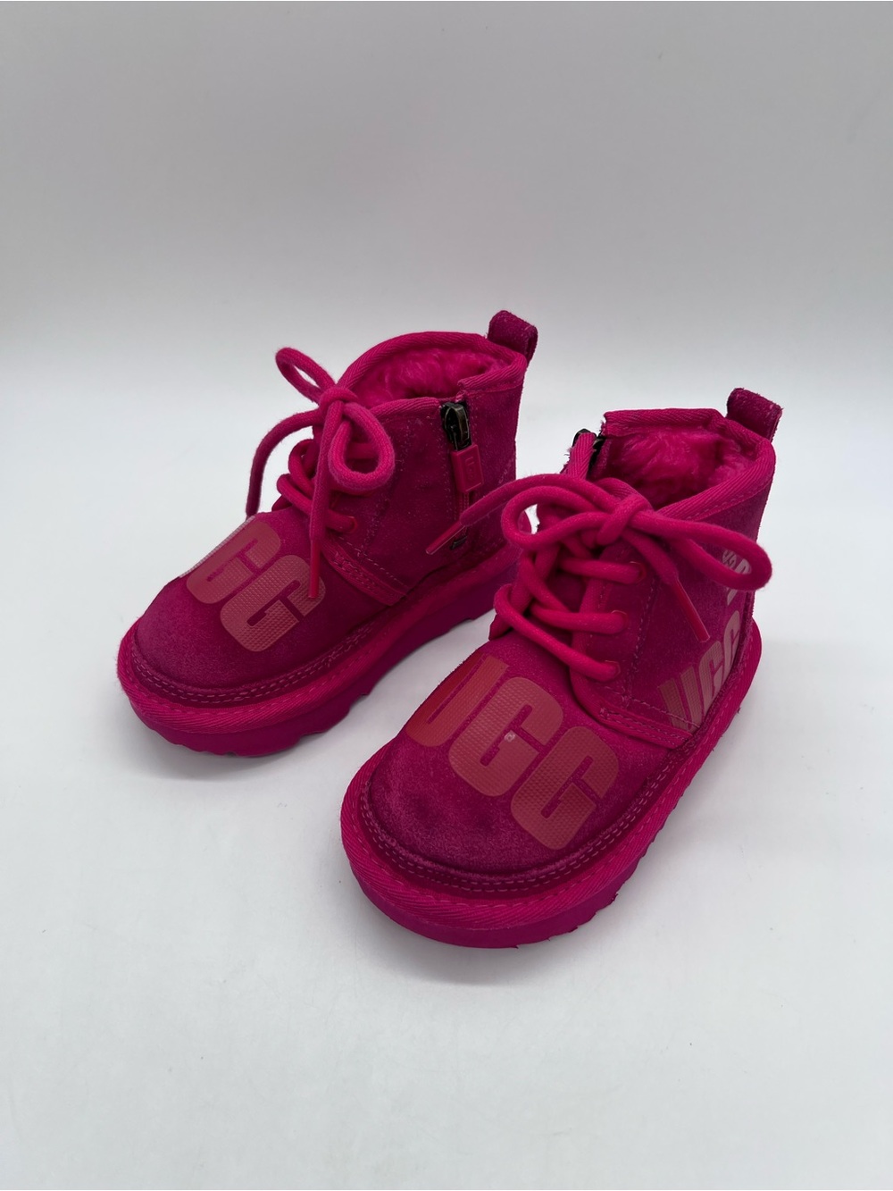 UGG Kids Neumel II Scatter Graphic UGG Logo Lace-Up Ankle Boots in Hot Pink